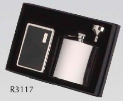 R3117 4oz Flask, Funnel & C/Card Case Black Badge - Engravable & Gifts/Gifts