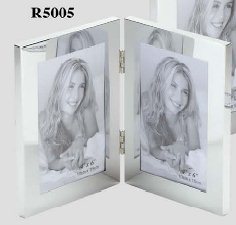 R5005 Plain Double Photoframe 4 x 6 Silver Plated - Engravable & Gifts/Picture Frames