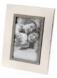 R5030 Silver Plated Wessex Photoframe 5 x 7 - Engravable & Gifts/Picture Frames