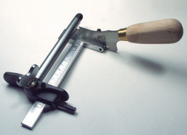 COLGUI Knife for Cutting Belts & Straps (10cm guide)