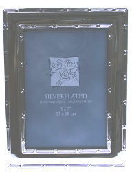 R9386 Picture Frame Medium 5 X 7 Silver Plated - Engravable & Gifts/Picture Frames